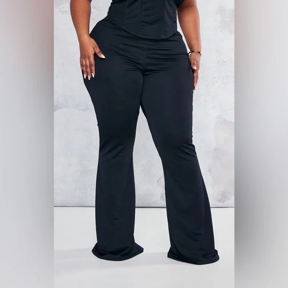 Pretty Little Thing: Plus Black Flare Leg High Waisted Trouser - Picture 4 of 14